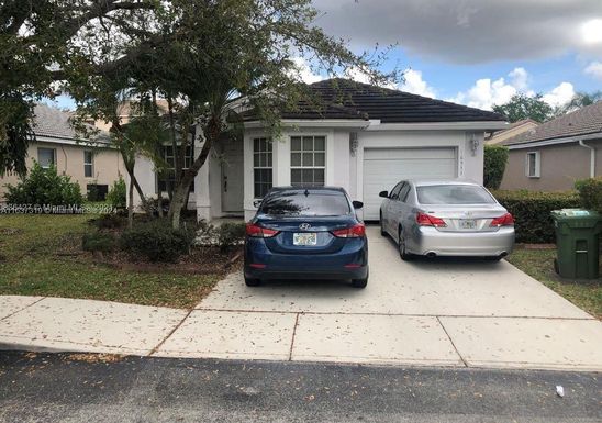 16533 NW 21st St, Pembroke Pines FL 33028