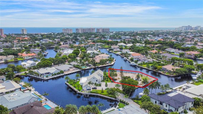 30 Compass Pt, Fort Lauderdale FL 33308