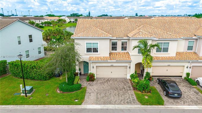 1426 Silk Oak Dr, Hollywood FL 33021