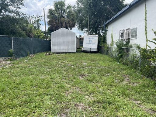 4426 Pembroke Rd, West Park FL 33021