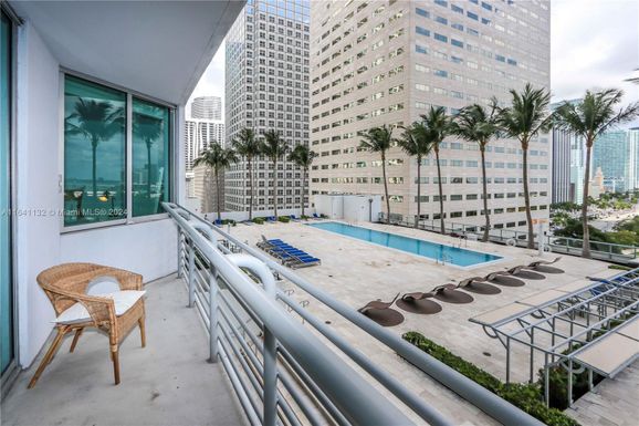 325 S Biscayne Blvd # 1422, Miami FL 33131