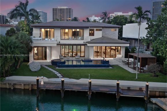 100 Bal Bay Dr, Bal Harbour FL 33154