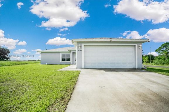 9023 W Crow Cir, La Belle FL 33935