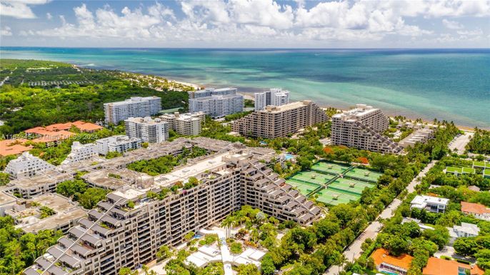 181 Crandon Blvd # 207, Key Biscayne FL 33149