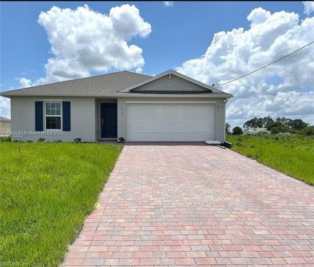 9018 E CASTLE CIR, La Belle FL 33935