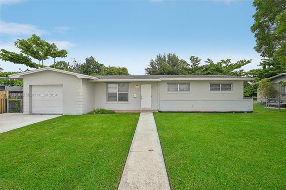 8933 SW 128th St, Miami FL 33176