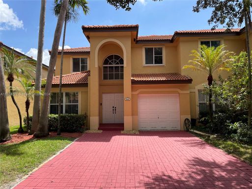 242 Aspen Way, Davie FL 33325