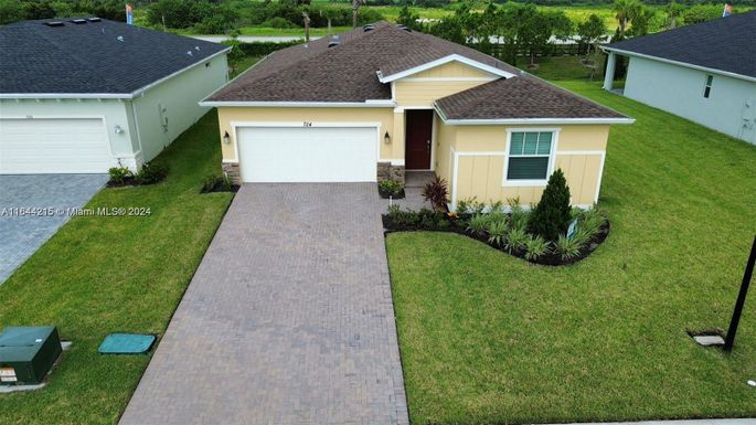 724 Veridian Circle NW, Palm Bay FL 32907