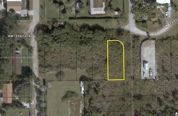 12272 SW 230 St, Goulds FL 33170