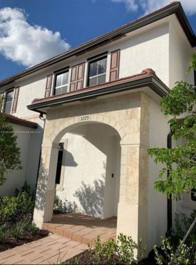 3229 W 106th Ter # 3229, Hialeah FL 33018