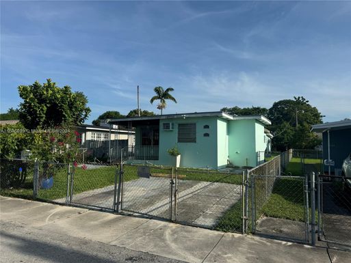 5147 NW 1st St, Miami FL 33126