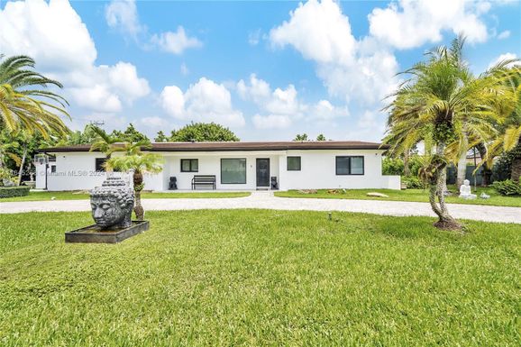 7225 SW 76th St, Miami FL 33143