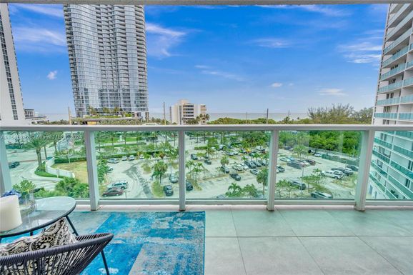 100 Bayview Dr # 709, Sunny Isles Beach FL 33160