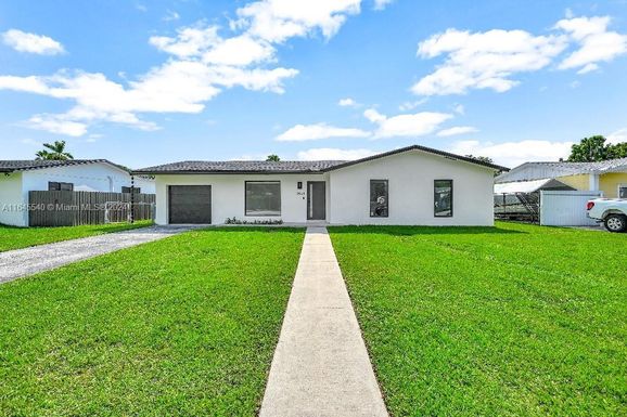 18001 SW 91st Ave, Palmetto Bay FL 33157