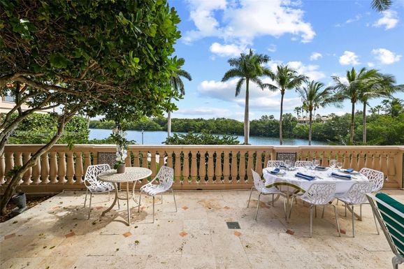 13647 Deering Bay Dr # 112, Coral Gables FL 33158