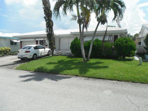 5706 NW 81st Ave, Tamarac FL 33321