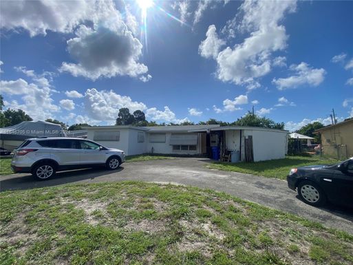 1960 SW 38th Ave, Fort Lauderdale FL 33312