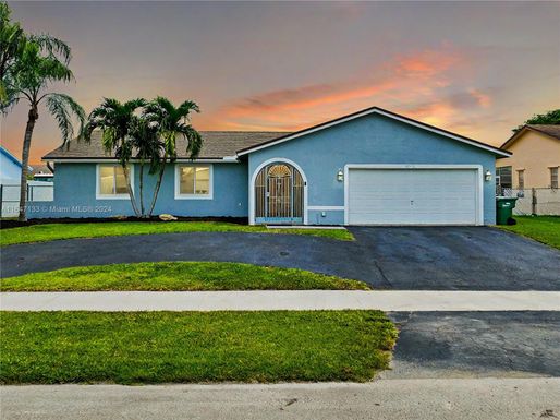 26543 SW 122nd Pl, Homestead FL 33032