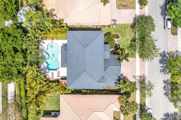 3767 W Gardenia Ave, Weston FL 33332