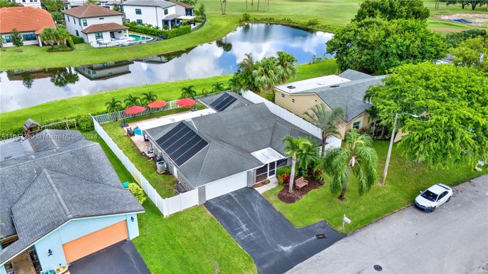 8241 Cassia Ter, Tamarac FL 33321