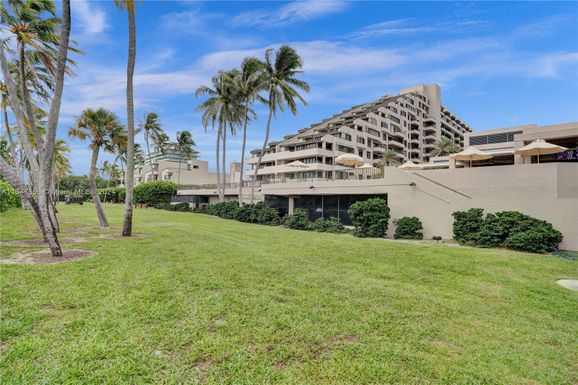 201 Crandon Blvd # 305, Key Biscayne FL 33149