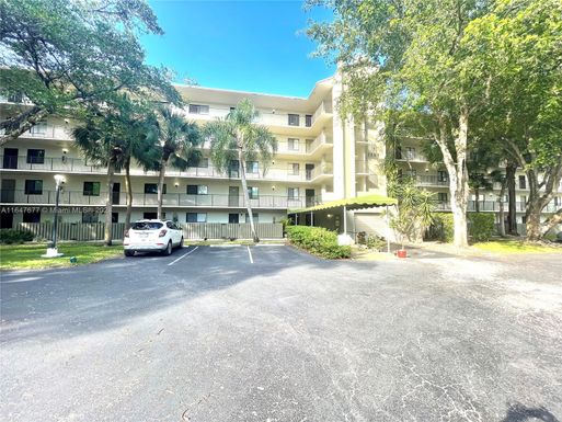 2209 S Cypress Bend Dr # 304, Pompano Beach FL 33069