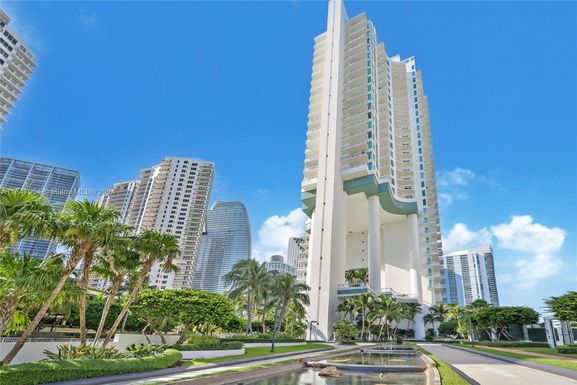 900 Brickell Key Blvd # 403, Miami FL 33131