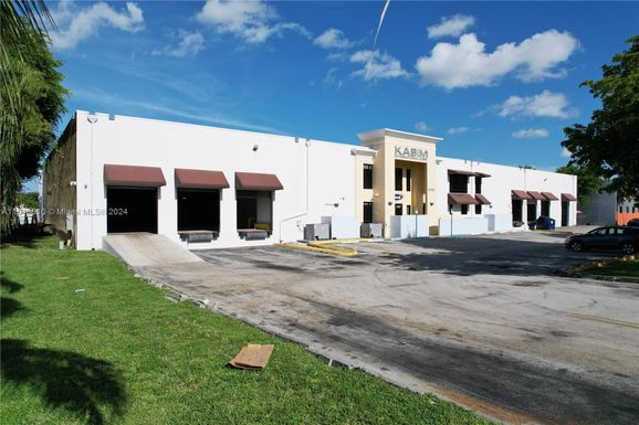 2797 NW 105th Ave, Doral FL 33172