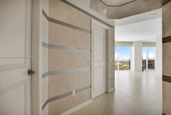 4775 Collins Ave # 2805, Miami Beach FL 33140