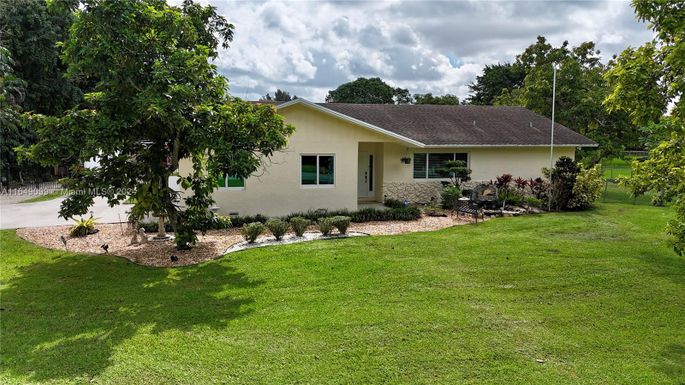 5310 SW 166th Ave, Southwest Ranches FL 33331