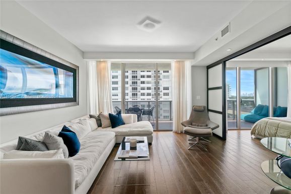 5875 Collins Ave # 1004, Miami Beach FL 33140