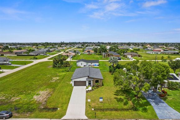 1204 NW 13 PL, Cape Coral FL 33993