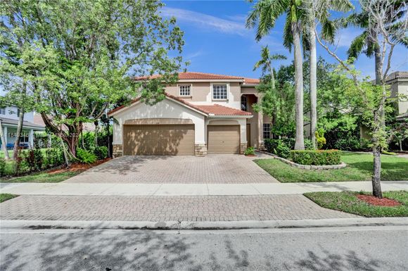 1041 Nandina Dr, Weston FL 33327