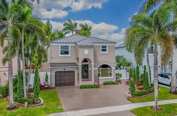 15835 NW 7th St, Pembroke Pines FL 33028