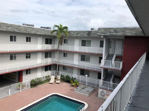 7910 Taft St # 308, Pembroke Pines FL 33024