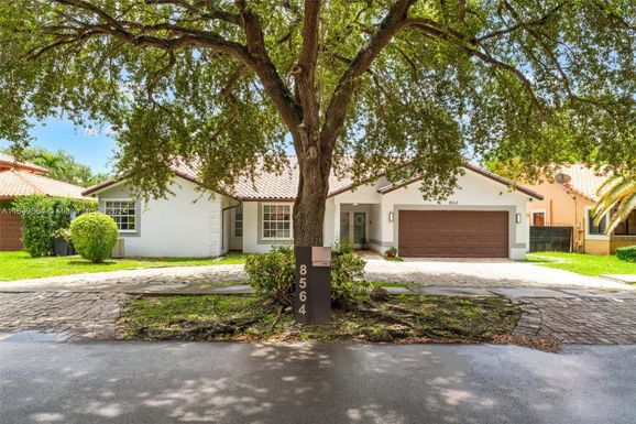 8564 NW 165th Ter, Miami Lakes FL 33016