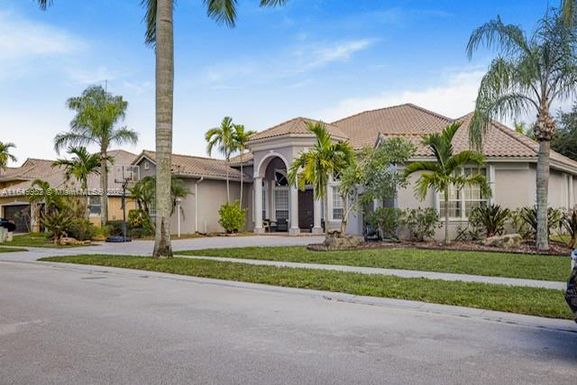 13754 NW 18th Ct, Pembroke Pines FL 33028