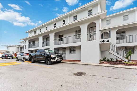 1460 W 43rd Pl # 105, Hialeah FL 33012