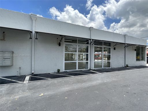 2090 NW 21st St, Miami FL 33142