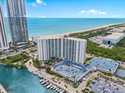 100 Bayview Dr # 924, Sunny Isles Beach FL 33160