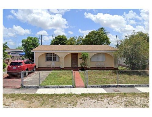 376 E 63rd St, Hialeah FL 33013