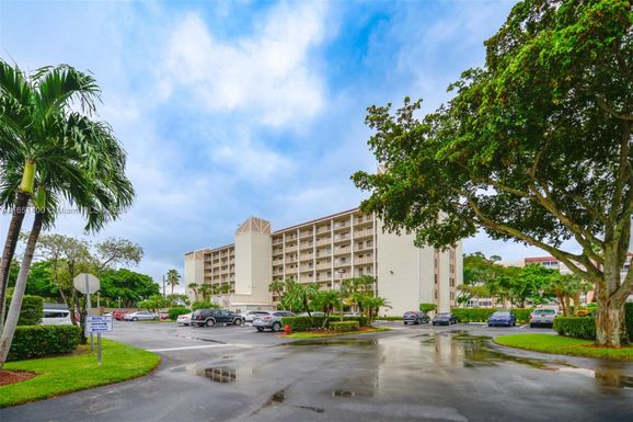 14475 Strathmore Ln # 208, Delray Beach FL 33446