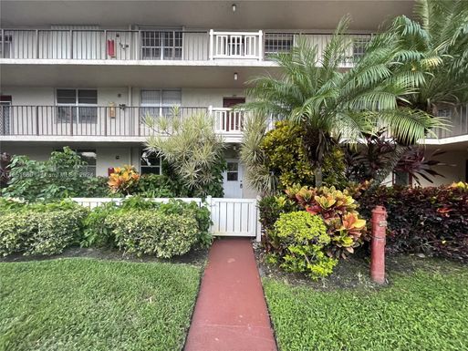 25 Abbey Ln # 103, Delray Beach FL 33446