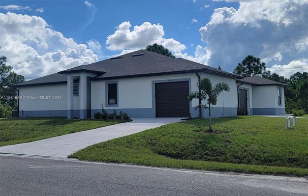 884-886 Milwaukee Blvd, Lehigh Acres FL 33974