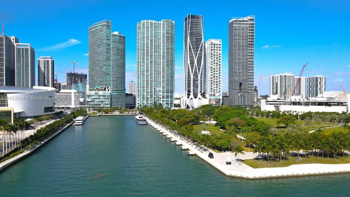 900 Biscayne Blvd # 6203, Miami FL 33132