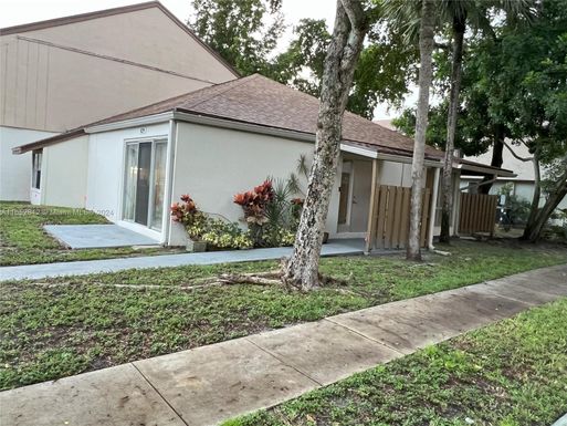 839 NW 81st Ave # 1, Plantation FL 33324