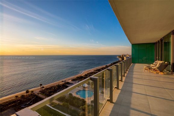 360 Ocean Dr, Key Biscayne FL 33149