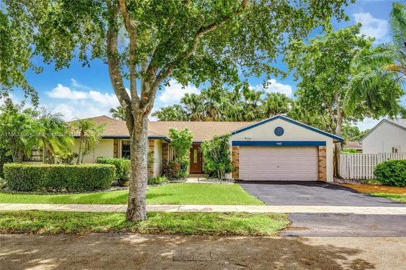 14610 Kirsten Ct, Davie FL 33325