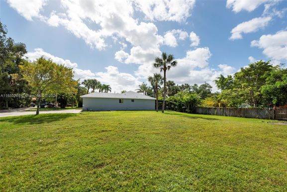 43 Sw Ter, Fort Lauderdale FL 33317