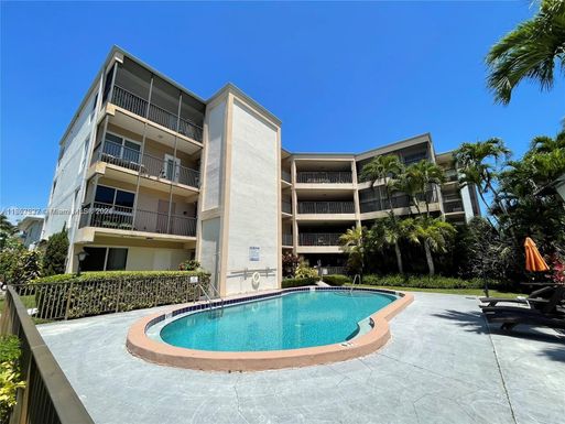 2420 Diana Dr # 203, Hallandale Beach FL 33009